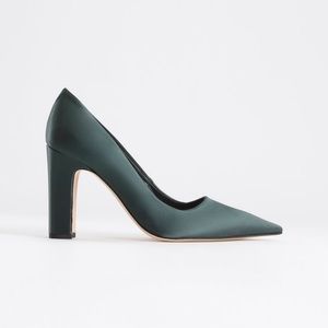 Good American Satin Statement Pump